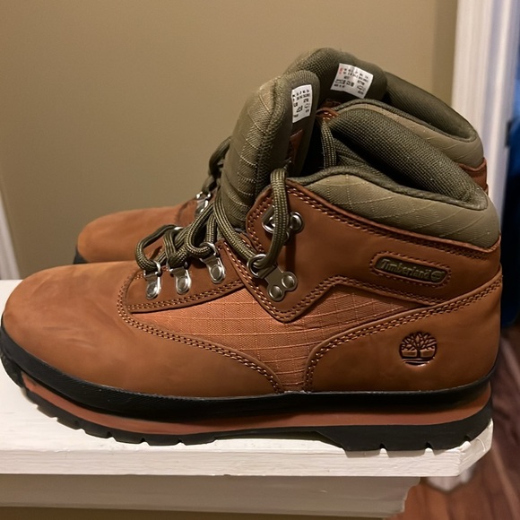 Timberland boots! Boys size 6 &1/2 like new - Picture 3 of 4